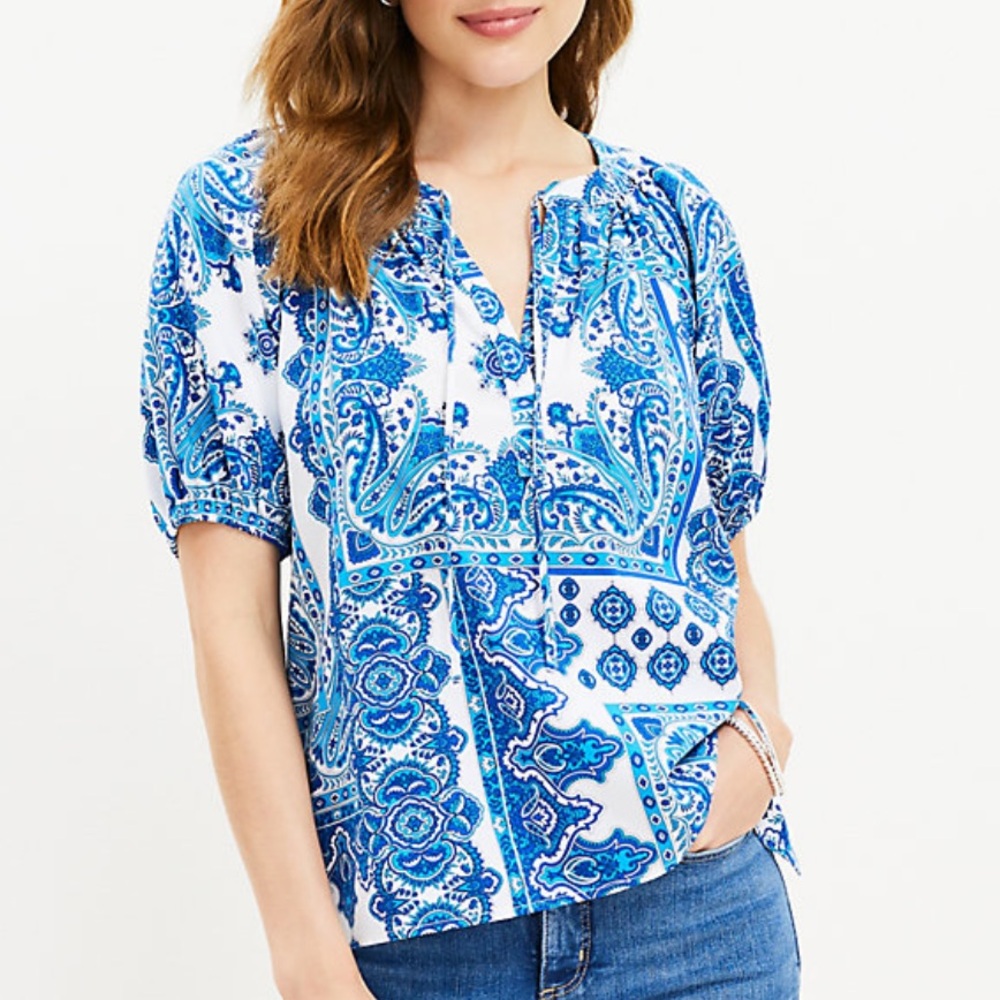 Loft Bandana Print Tie Neck Puff Short Sleeve Top Size L Blue and White